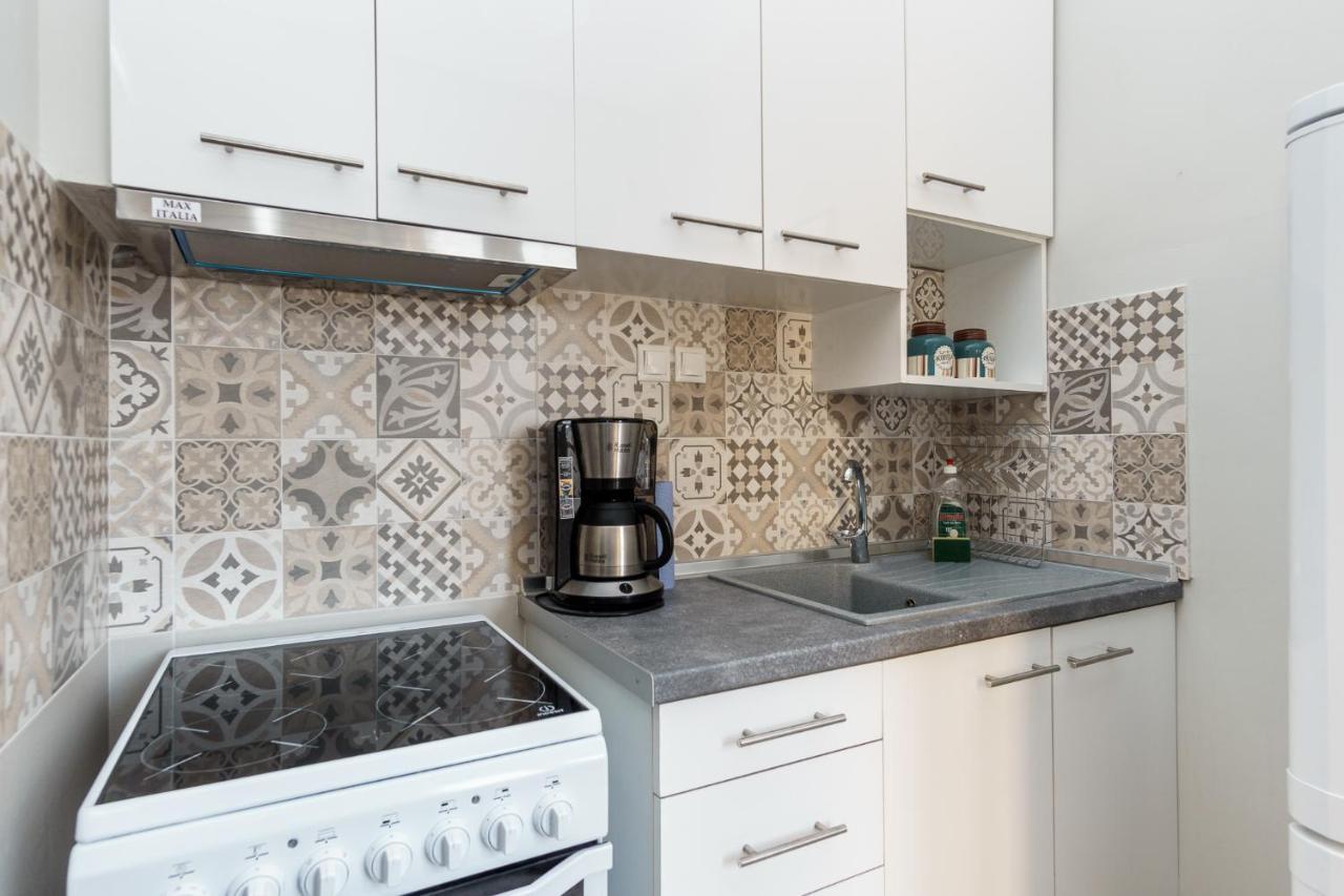 C.4 Red Rose #Colony_Central_Apartment Thessaloníki Ngoại thất bức ảnh
